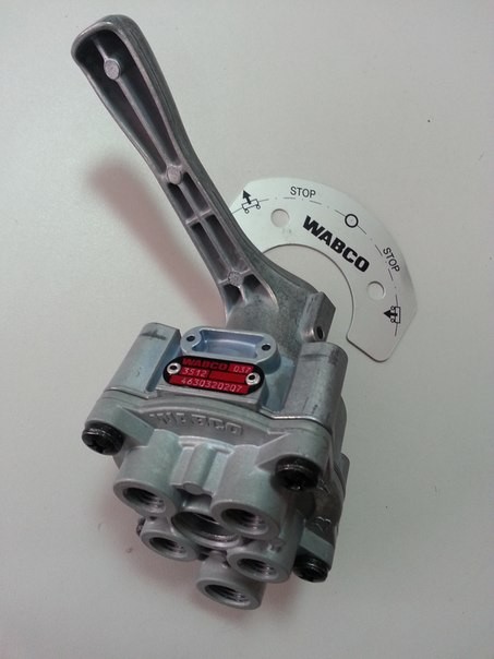 купить Кран управления пневмоподвеской п/п аналог "WABCO"